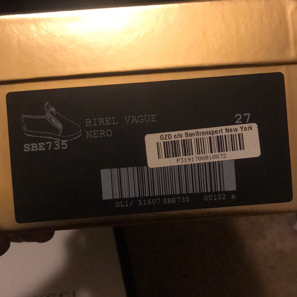 Shoes - Picture 4 of 5